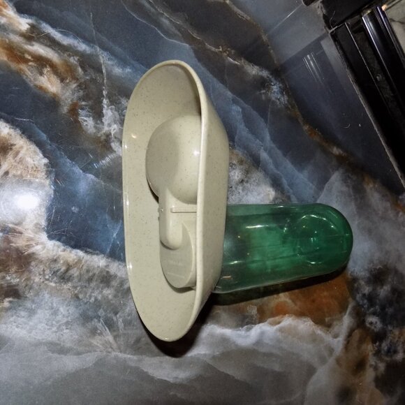 Fluker Lizard Water Dispenser - Picture 3 of 3